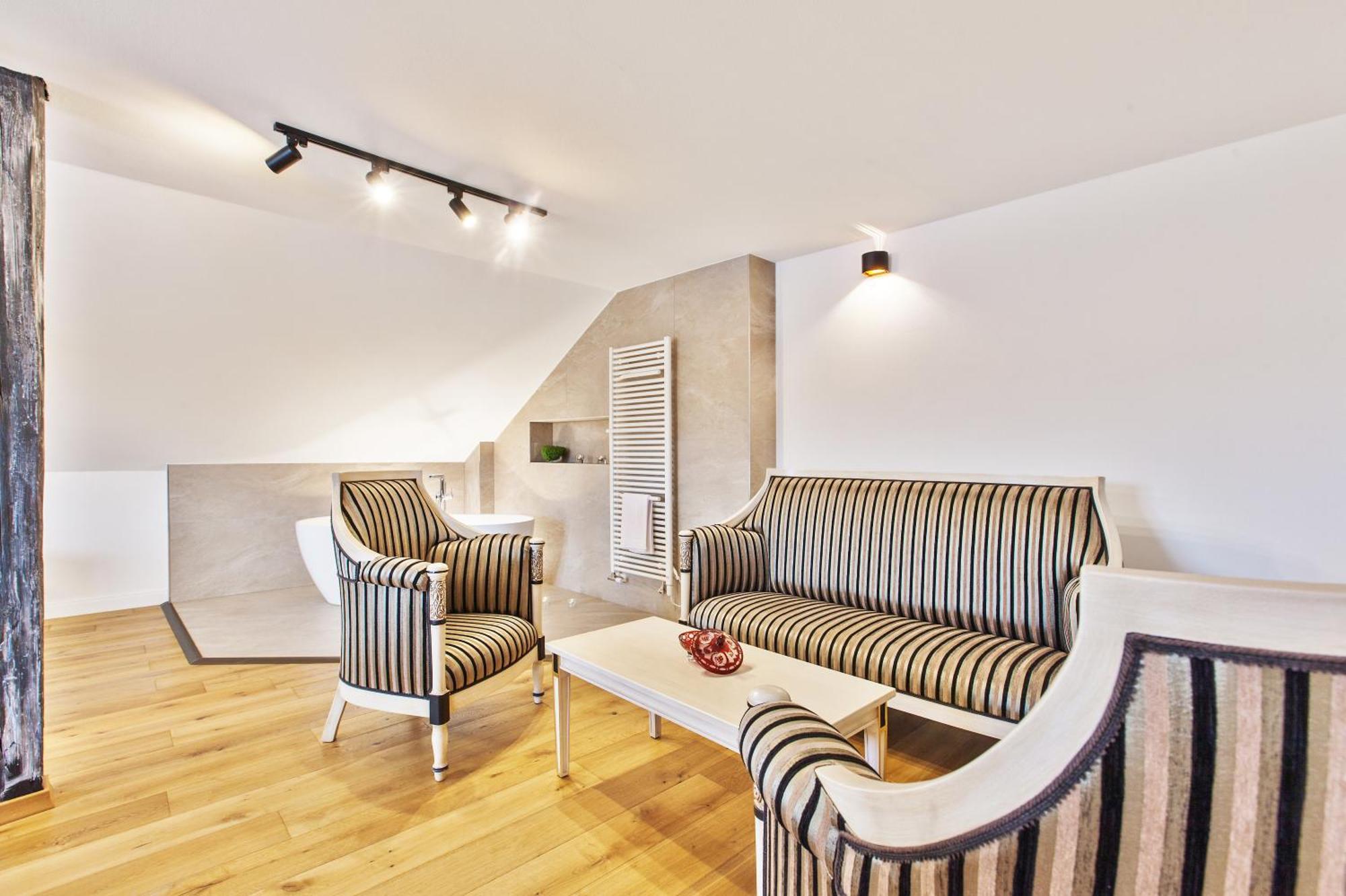 Brezno Central Apartments Bagian luar foto