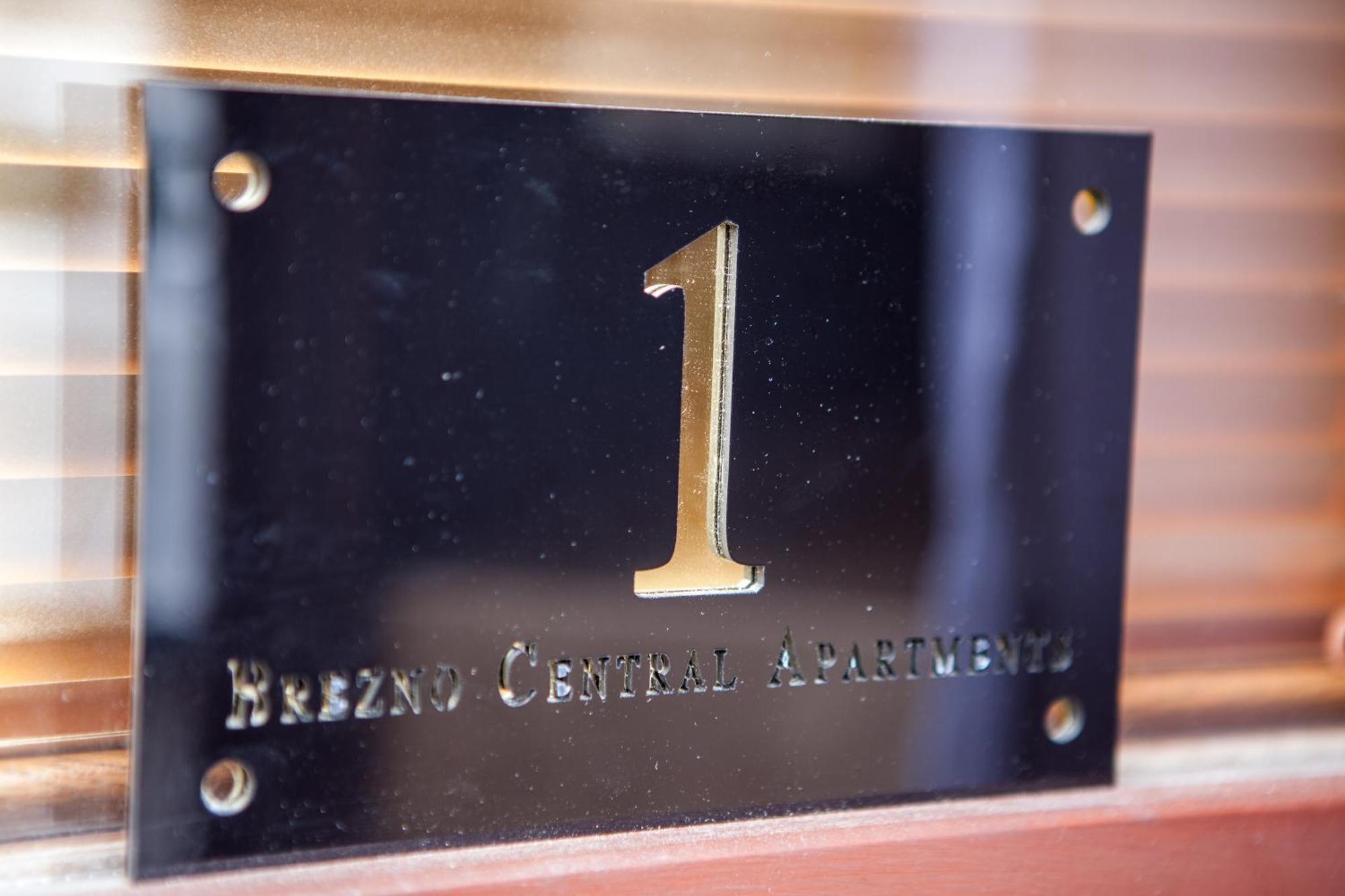 Brezno Central Apartments Bagian luar foto