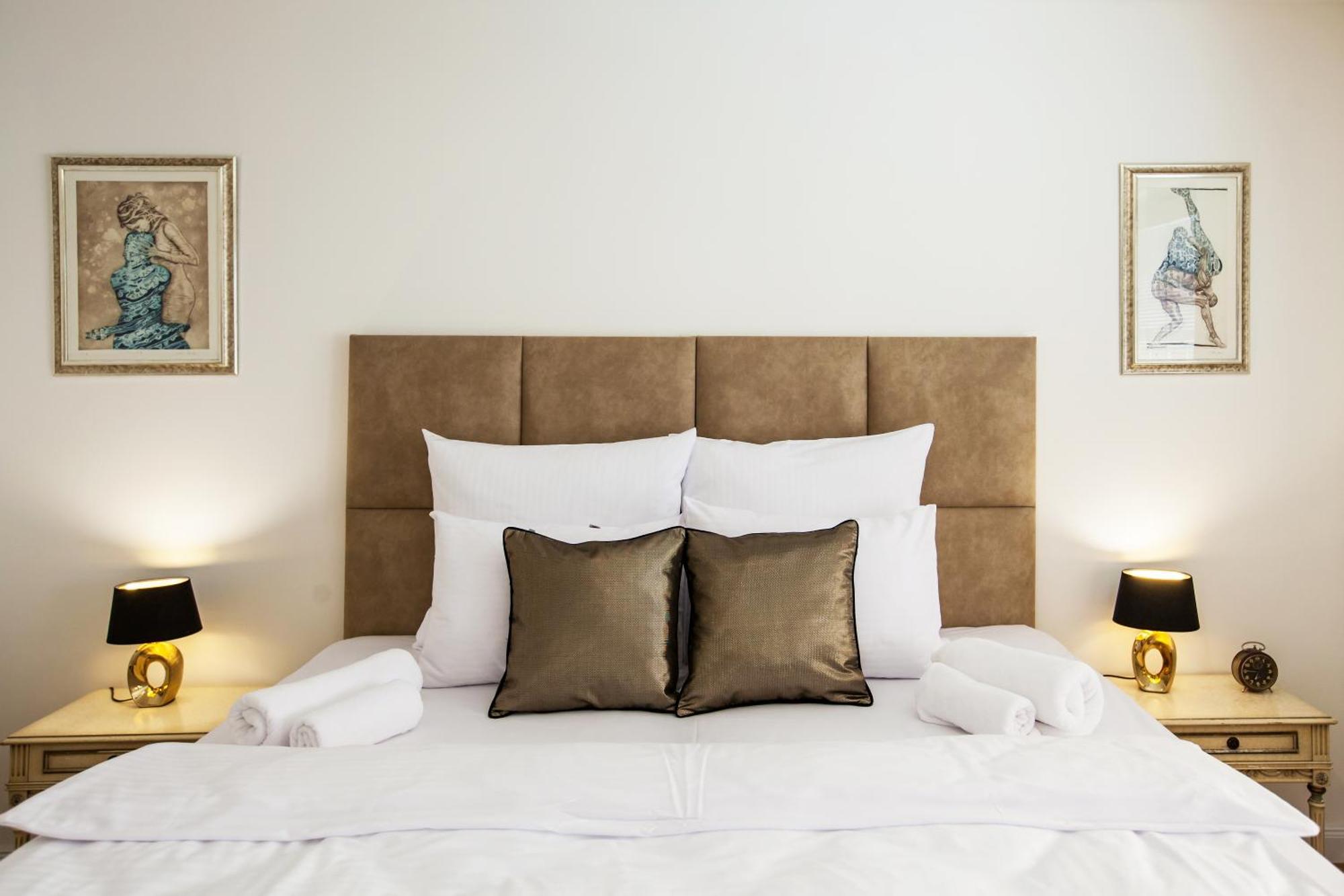 Brezno Central Apartments Bagian luar foto