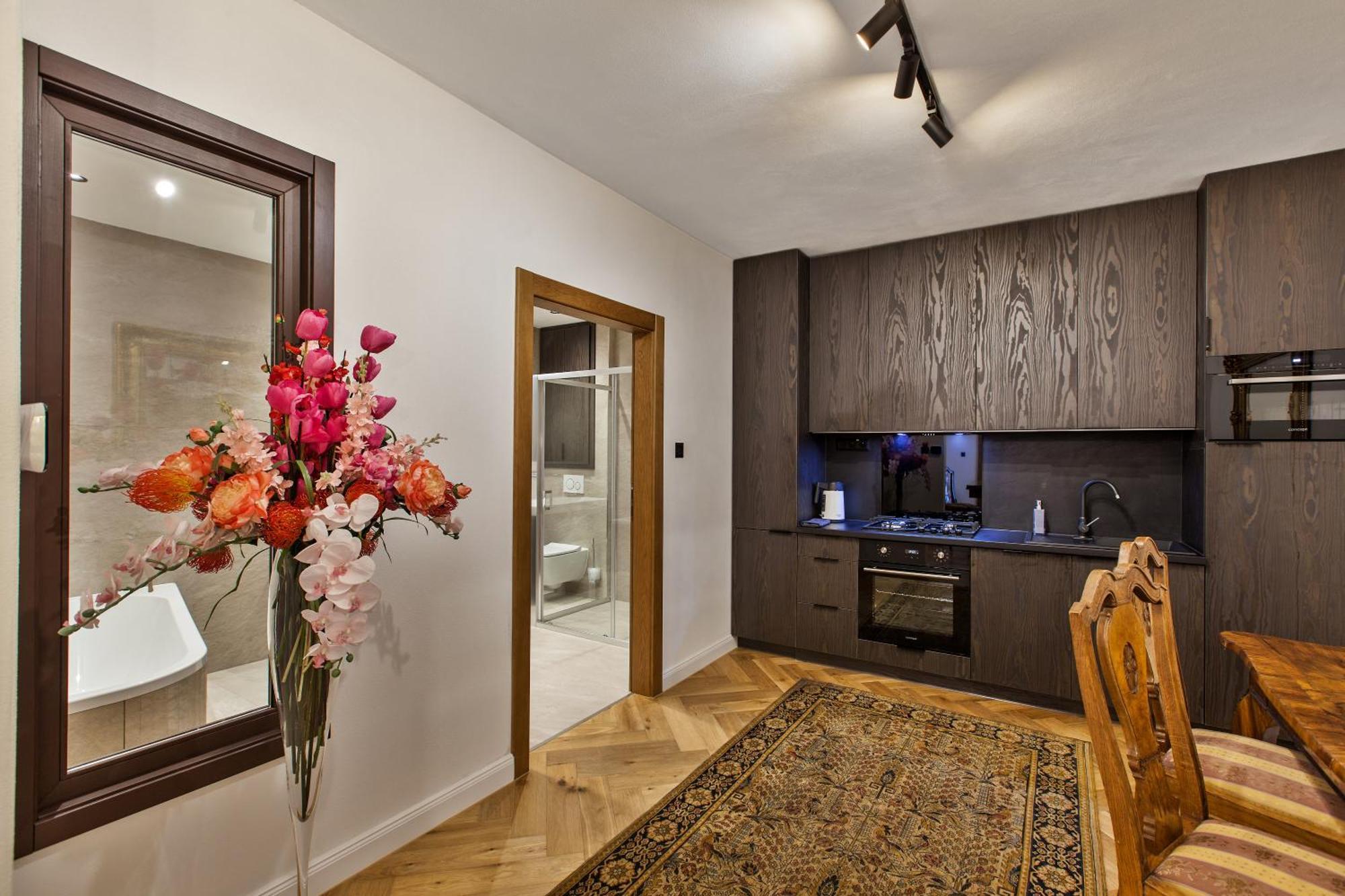 Brezno Central Apartments Bagian luar foto