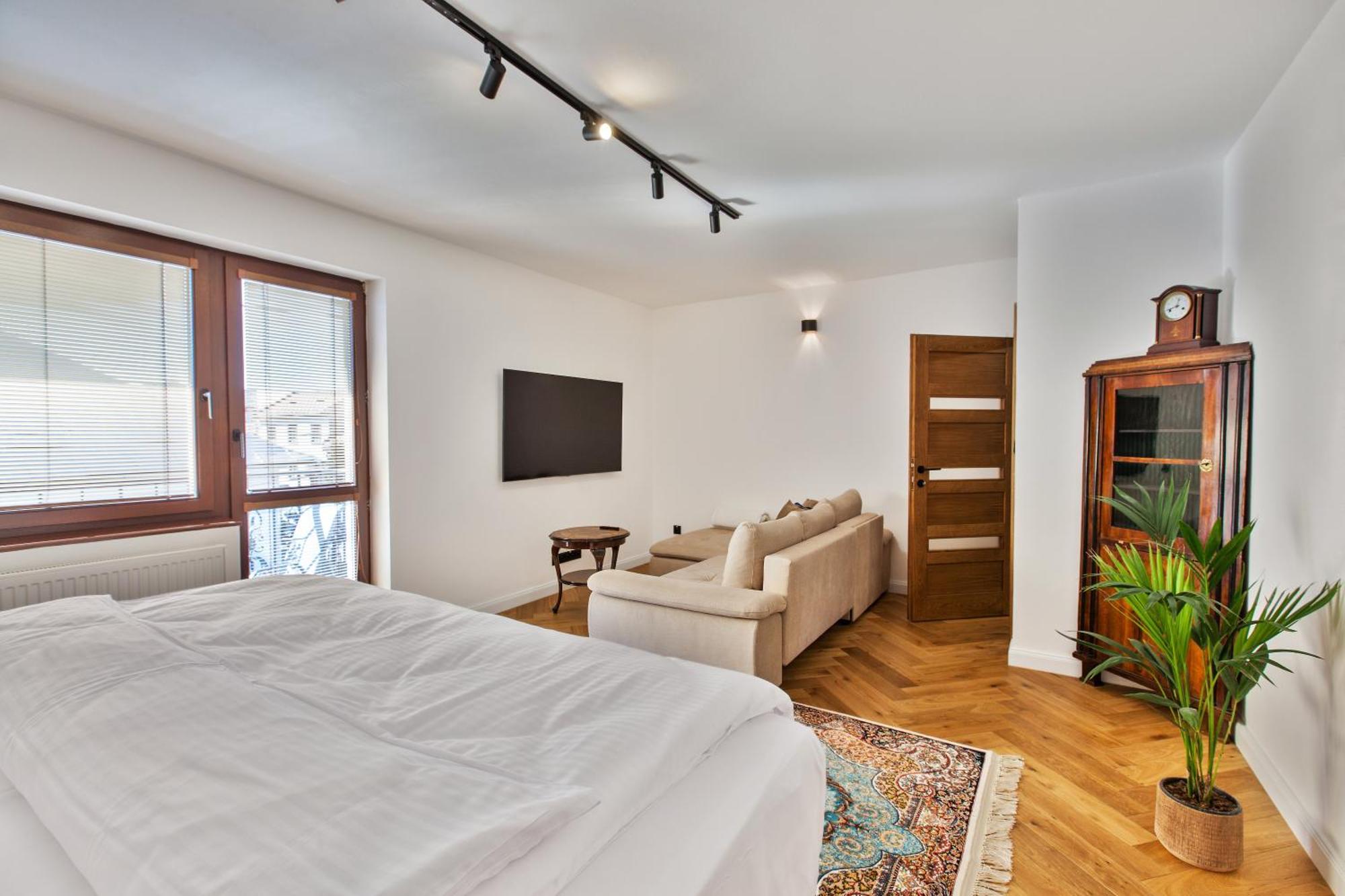 Brezno Central Apartments Bagian luar foto
