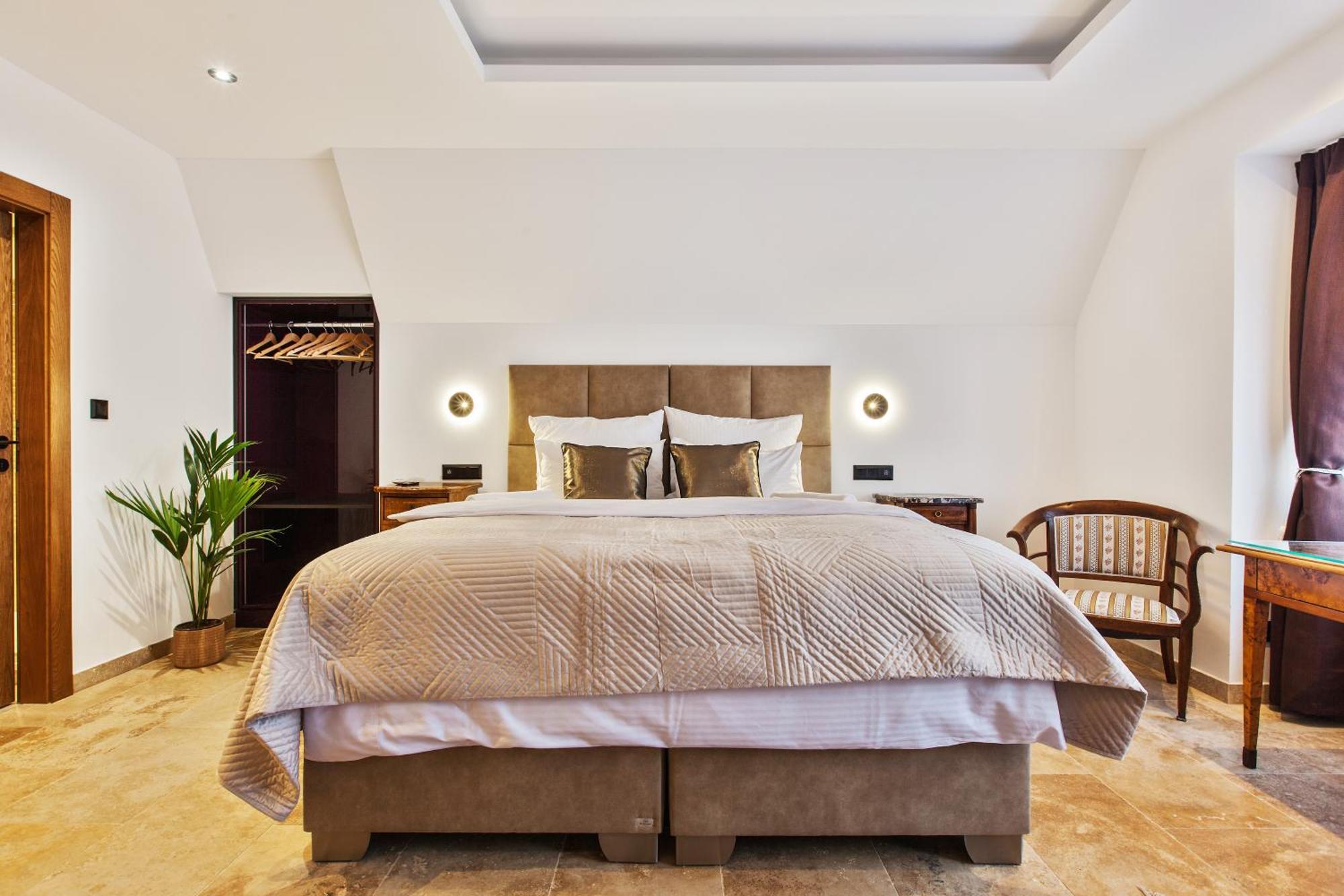 Brezno Central Apartments Bagian luar foto